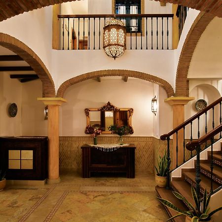 Apartamentos Turisticos Casa De La Borrega エステポナ エクステリア 写真