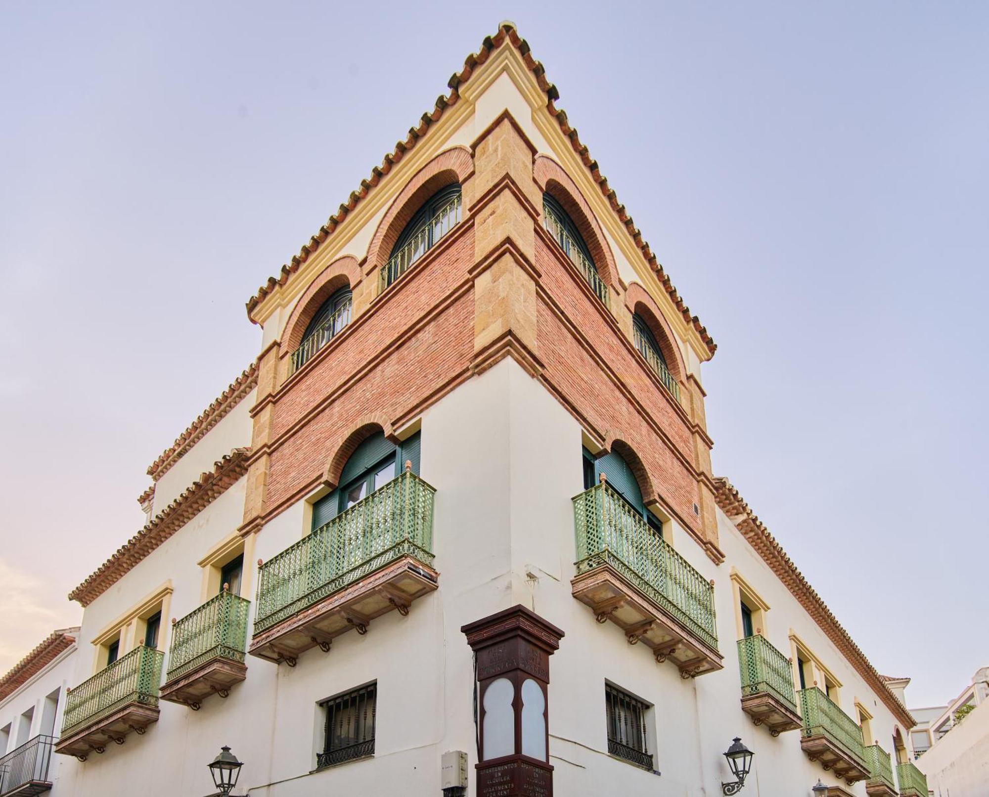 Apartamentos Turisticos Casa De La Borrega エステポナ エクステリア 写真