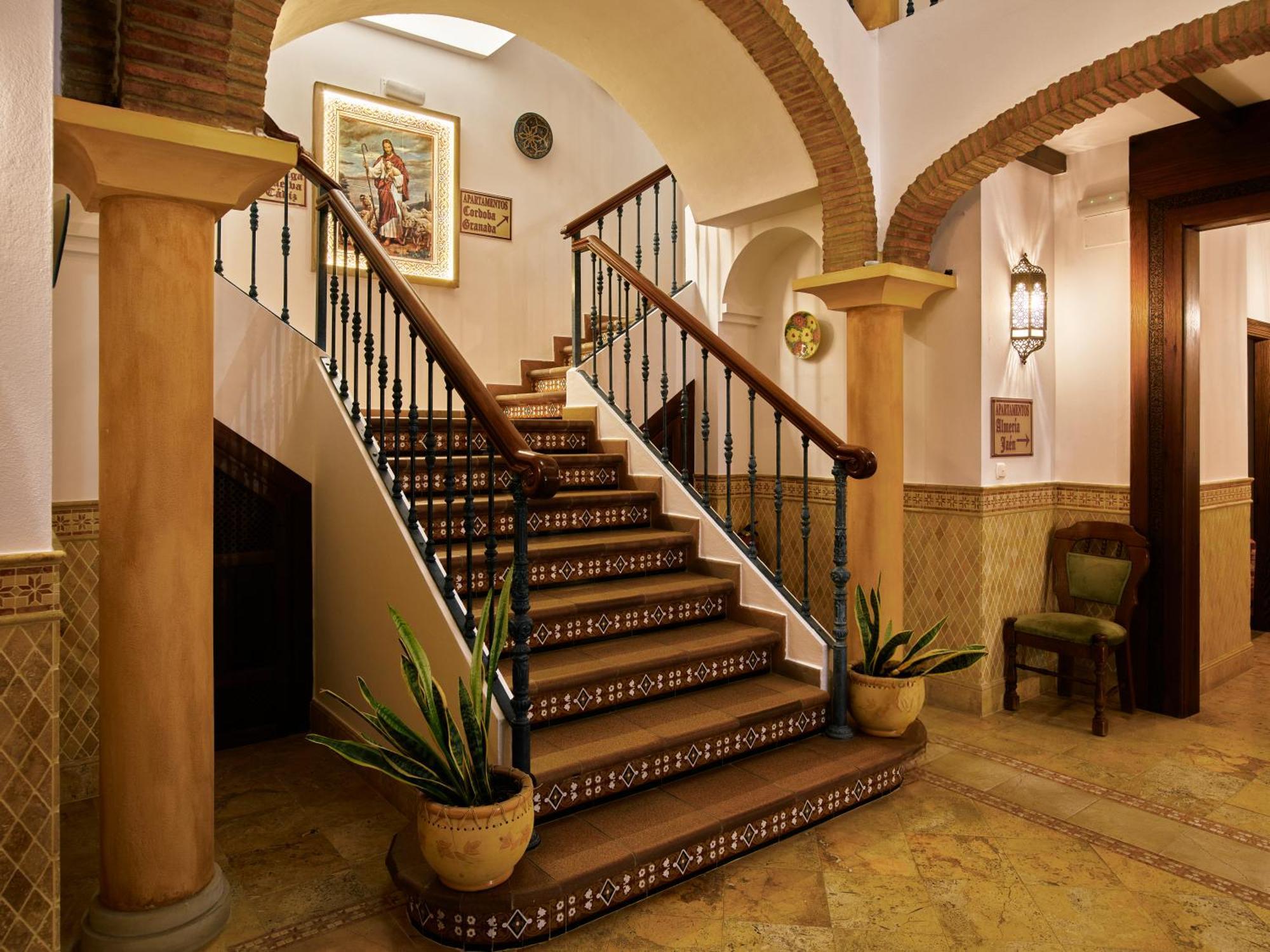 Apartamentos Turisticos Casa De La Borrega エステポナ エクステリア 写真