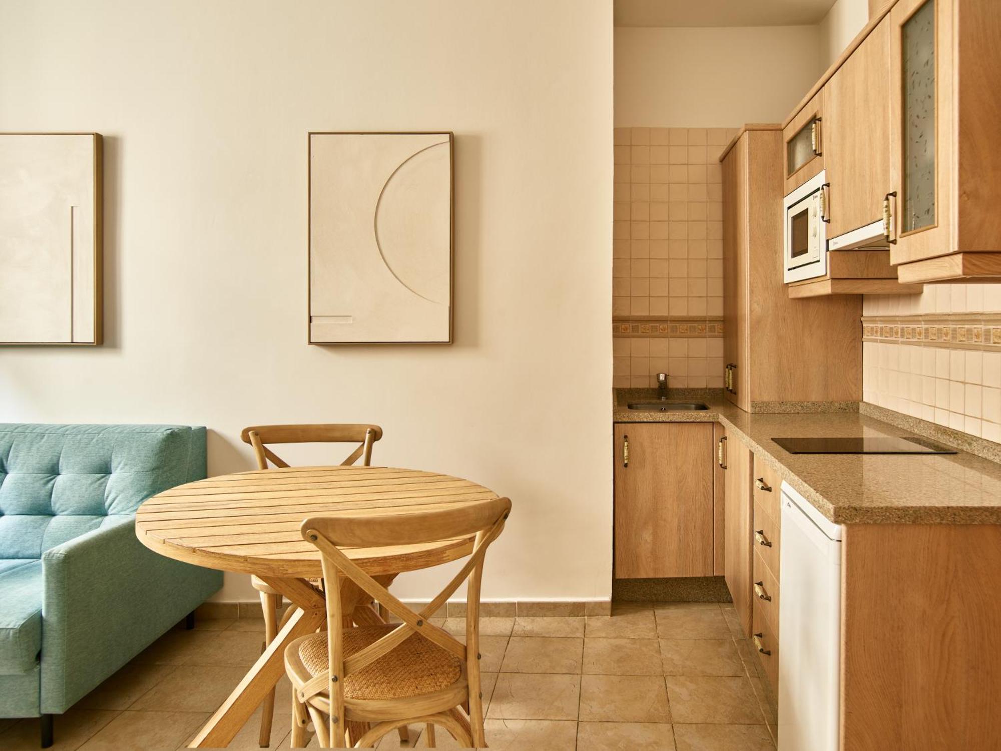 Apartamentos Turisticos Casa De La Borrega エステポナ エクステリア 写真