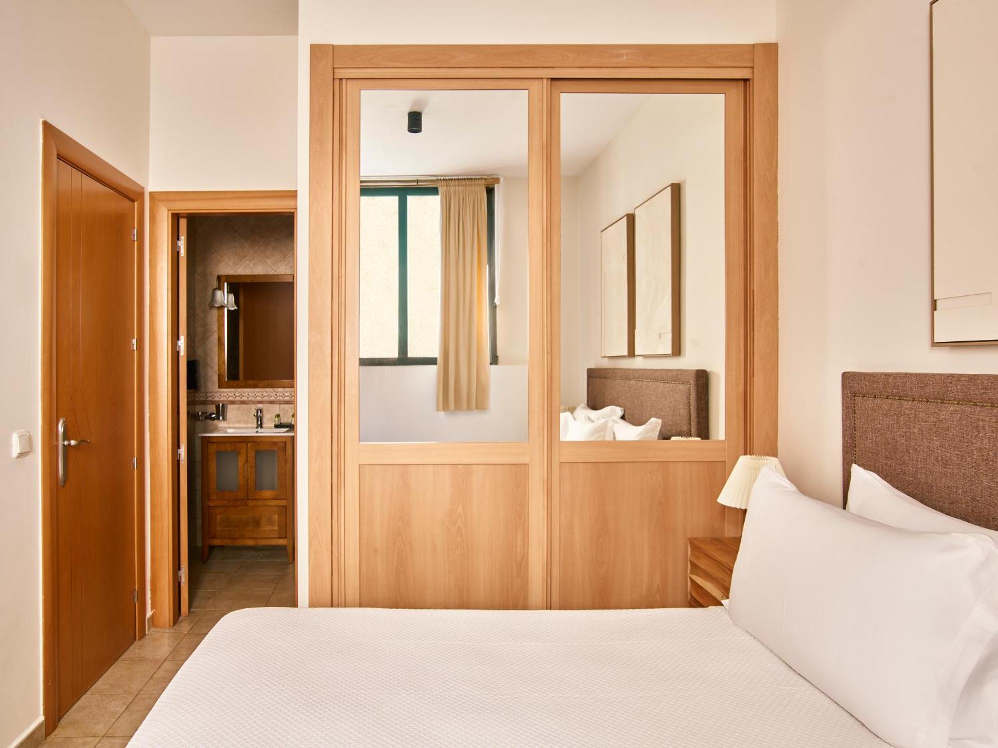 Apartamentos Turisticos Casa De La Borrega エステポナ エクステリア 写真