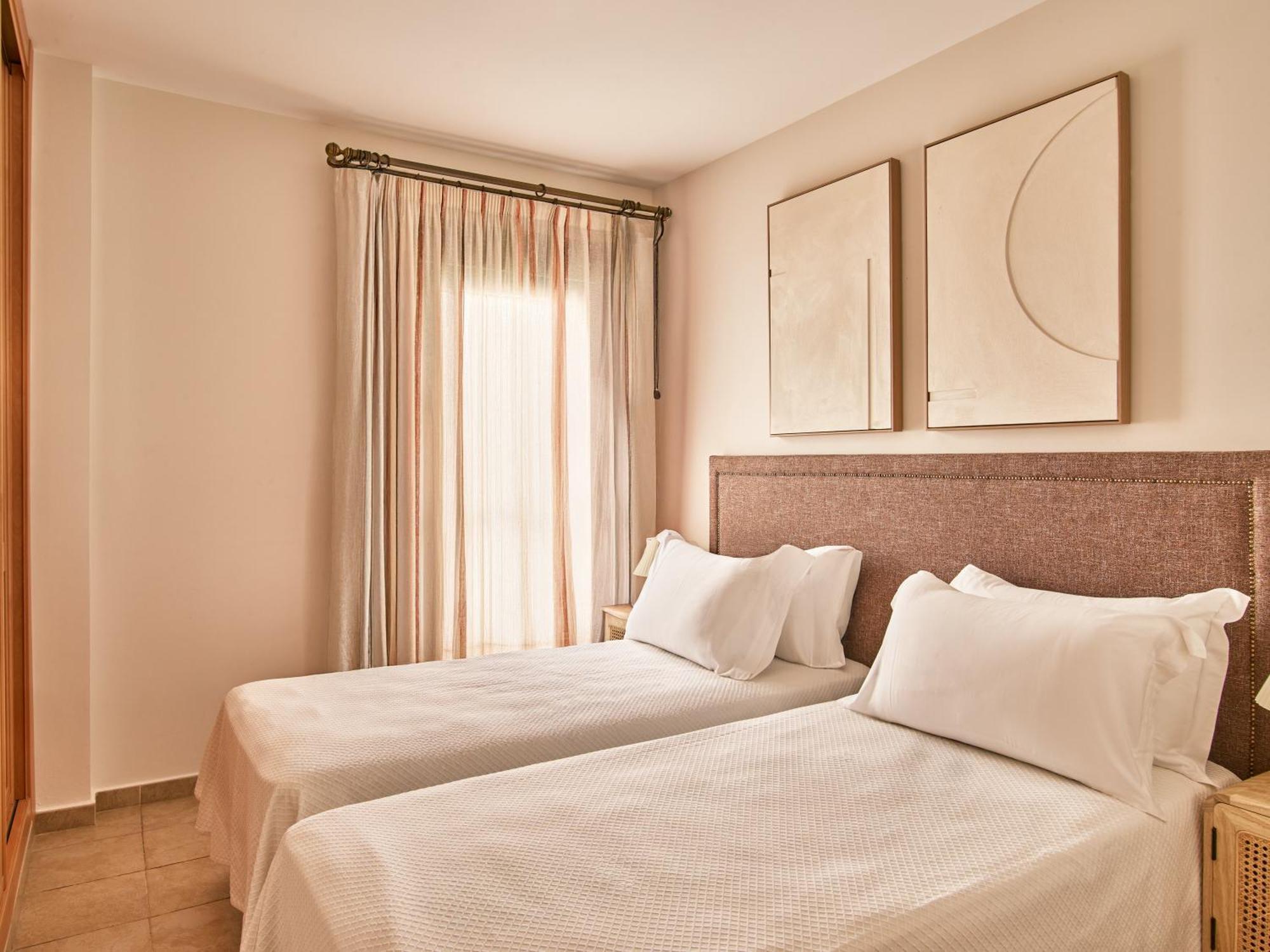 Apartamentos Turisticos Casa De La Borrega エステポナ エクステリア 写真