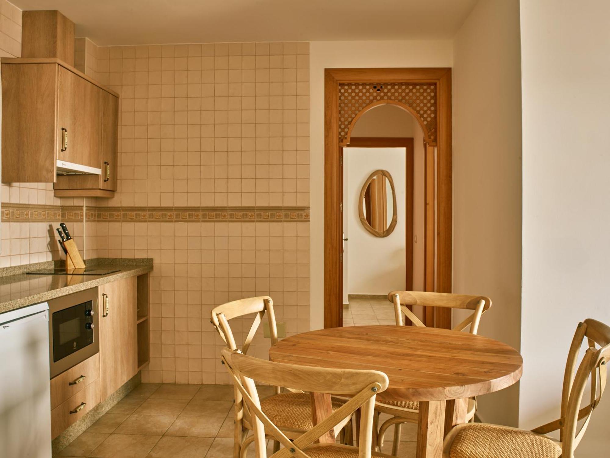 Apartamentos Turisticos Casa De La Borrega エステポナ エクステリア 写真